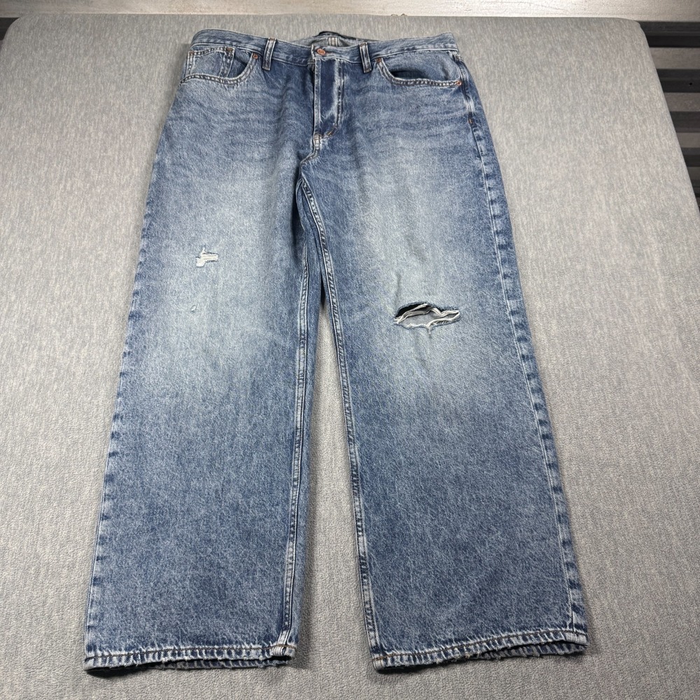 GAP Jeans Womens 16 / 33 Regular Blue Relaxed Straight Leg Distressed Denim Pant